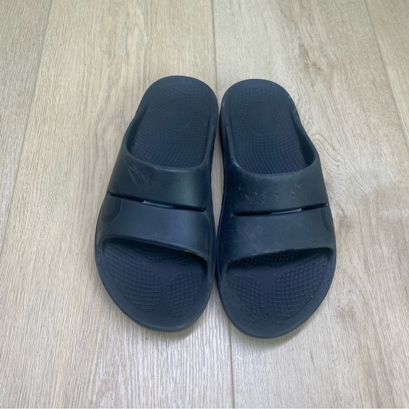 OOFOS Other - OOFOS Mens  OOAHH Recovery Slide Sandal Black Size 10